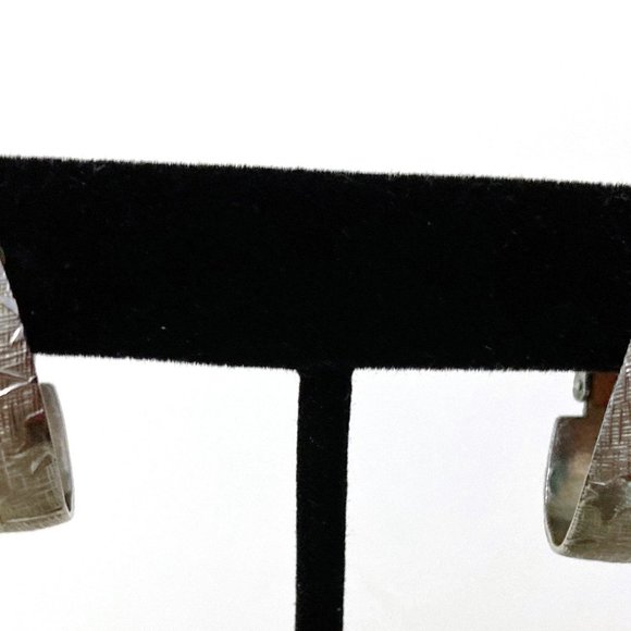 Floral Embossed Silver Tone Textured Hoop Earrings Leverback Closure - Picture 2 of 5